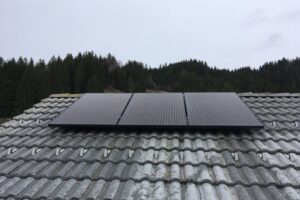 PV-Anlage_Dach_3x300W_0424